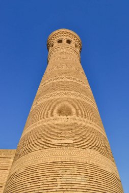 Poi Kalyan minaresi Buhara, Özbekistan'ın tarihi kesiminde yer almaktadır..