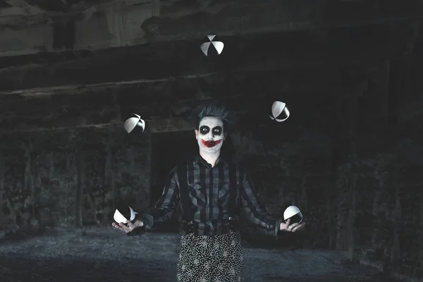 Гіпнотичний Клоун Жонглер Грає Кульками — стокове фото