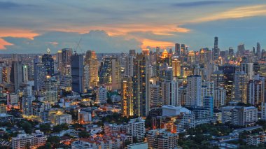 Bangkok/Tayland-Aug 15 2016: Bangkok şehir manzarası. iş bölgesi Tayland başkenti