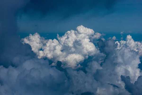 Nuvens Múltiplas Camadas Luz Branca Tocou Nuvem Entre Nuvens Chuva — Fotografia de Stock