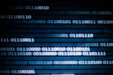 ikili kod veri ekran dizüstü bilgisayar ekranında biraz. matris veri akışı. Büyük veri AI yaş yükselişi. yapay zeka veri aktarımı. Matris kod tarzda soldan sağa hareket metni