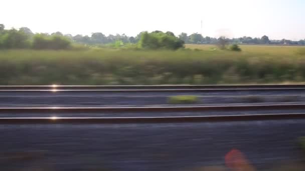 Ländlicher Blick Aus Dem Fenster Eines Historischen Zuges Reiseerlebnis Rucksack — Stockvideo