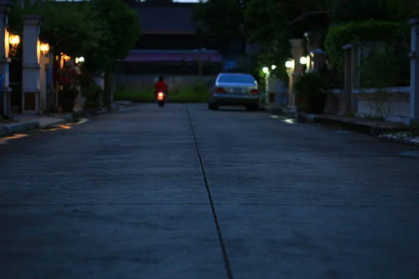 Nuit Tombent Dans Une Communauté Fermée Rue Calme Dans Village — Photo