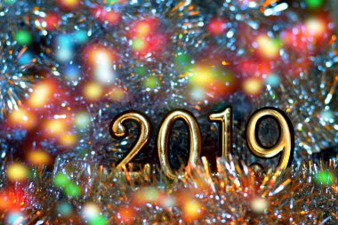 Yeni yıl, yılbaşı 2019 tatil ışıklar rakamlar.