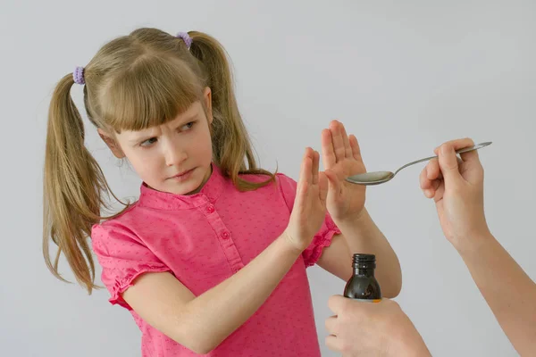 Kid Child Refuses Take Medication — Stock Photo, Image