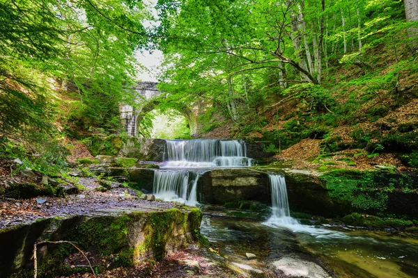 Lilkovska nehri ve Taş Köprü