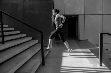 atletik giyim otuz bir şey kadın