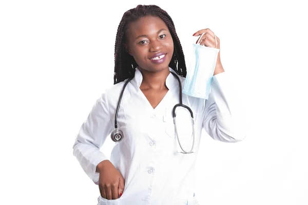 アメリカ アフリカ女医、看護師女性医療のコートを着て — ストック写真