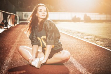 Rugby futbol oyuncusu t-shirt seksi genç sportif kızlar