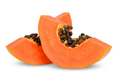 Beyaz kırpma yolu üzerinde izole dilim papaya.