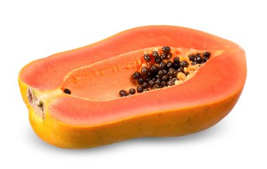 Yarım papaya beyaz kırpma yolu üzerinde izole.