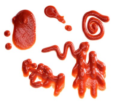 Beyaz arka plan üzerinde izole domates sosu.