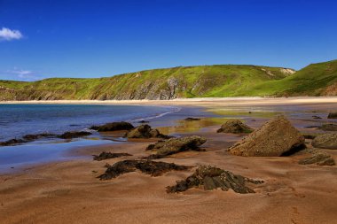 Huzurlu Bay, İngiltere