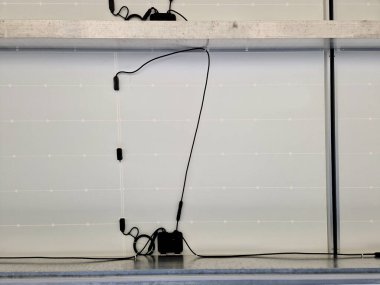 Alüminyum çatı örtüleri, çünkü kolay kurulum ve maksimum işlevsellik için tasarlanmış bir çözümdür. Arabanızın boşluğunu pili şarj etmek için yenilenebilir enerji üretmek için kullanın