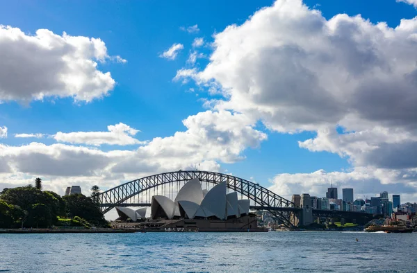 Sydney Australien Mars 2018 Sydney Harbour Bridge Och Operahuset Dominerar — Stockfoto