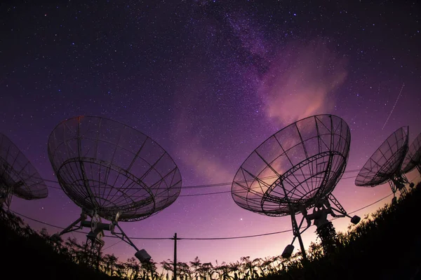 Radiotelescópios Láctea Noite — Fotografia de Stock