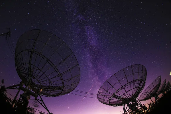 Radiotelescópios Láctea Noite — Fotografia de Stock