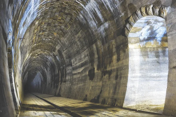 スロバキアの大きい放棄されたトンネル — ストック写真