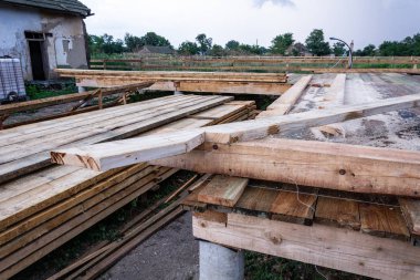 Bağlantı için evin bir çerçeve ev inşaatı ayrıntılarını katında ahşap kiriş tutam destekleyen