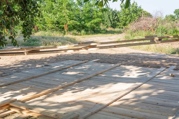 Ahşap formworks çit. Kalıp Vakfı ahşap çit için.