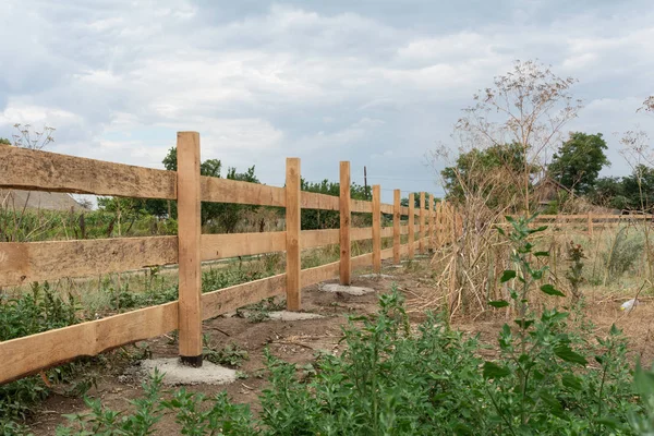 Φράκτη Ύφους Αγροκτημάτων Υπαίθρου Ξύλινο Φράχτη Για Την Πράσινη Χλόη — Φωτογραφία Αρχείου