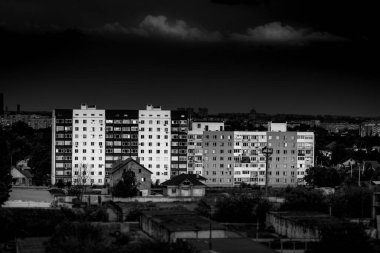 Apartman binası siyah beyaz şehir fotoğrafçılığı