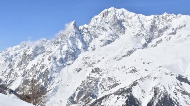 Timelepse Mouvement Rapide Des Nuages Sur Mont Blanc — Video