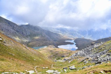 Üst Champoluc vadisindeki Palasinaz gölleri.