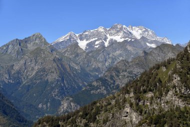 Monte Rosa, Valsesia vadisinde Cima Massero 'dan görüldü.