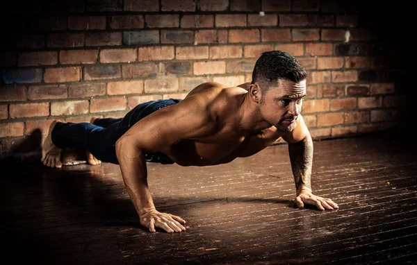 Male Engaged Fitness Training Performing Push Ups — Stock Photo, Image