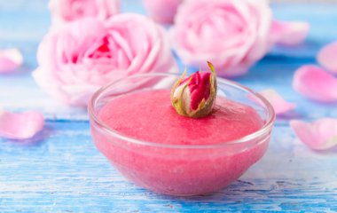 bir gülü yapılan reçel