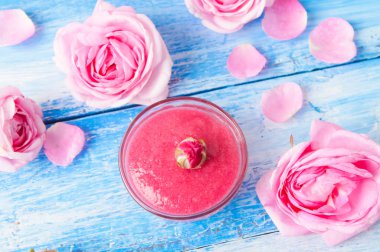 bir gülü yapılan reçel