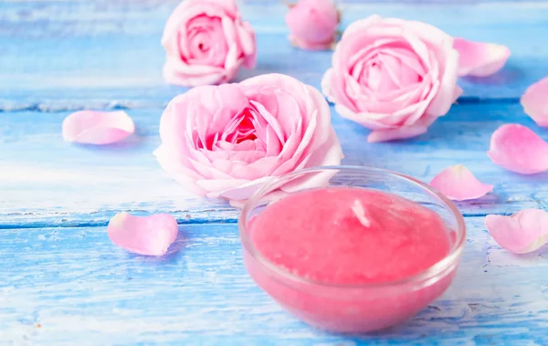 bir gülü yapılan reçel