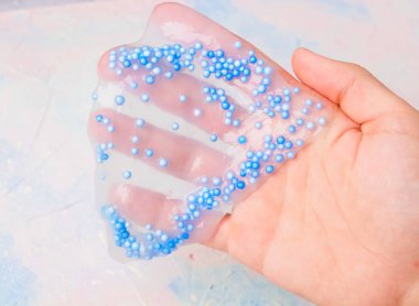 Çamur, deneme bilimsel yöntem olarak adlandırılan oyun el yapımı oyuncak dostum. Oyunlar mukus