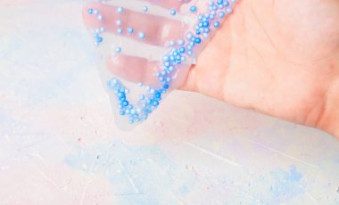 Çamur, deneme bilimsel yöntem olarak adlandırılan oyun el yapımı oyuncak dostum. Oyunlar mukus