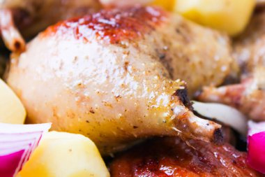 sebze ve patates, seçici odak ile yükseltilmiş ördek bacaklar