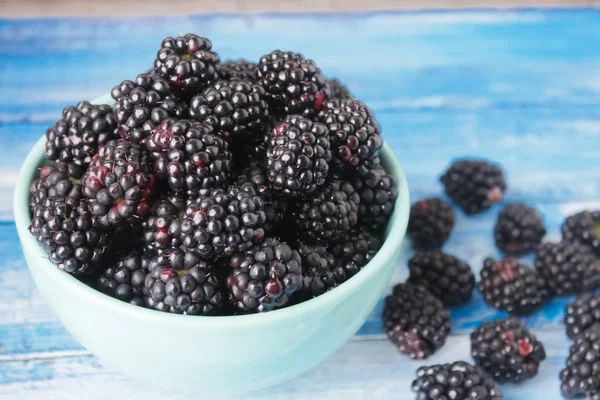 天然有机黑莓夏季浆果 — 图库照片