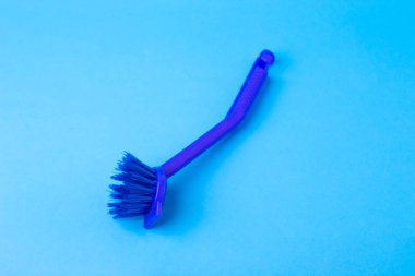 üzerinde mavi bir arka plan temizleme fırçası
