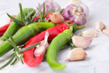 Biber baharat ahşap tablo ile yakın çekim