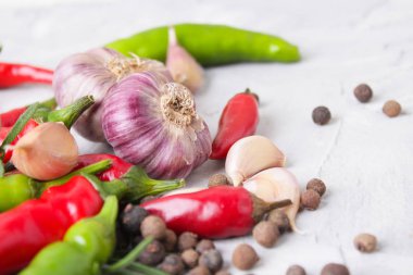 Biber baharat ahşap tablo ile yakın çekim