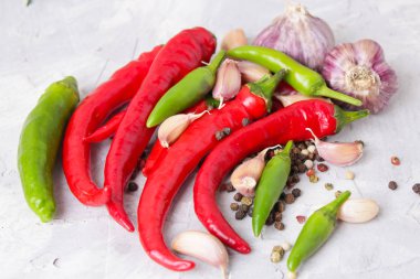 Biber baharat ahşap tablo ile yakın çekim