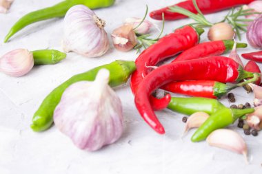 Biber baharat ahşap tablo ile yakın çekim