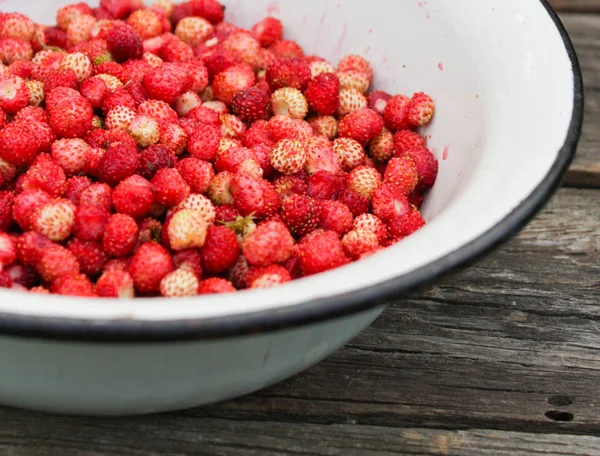 Naturalne Organiczne Poziomka — Zdjęcie stockowe