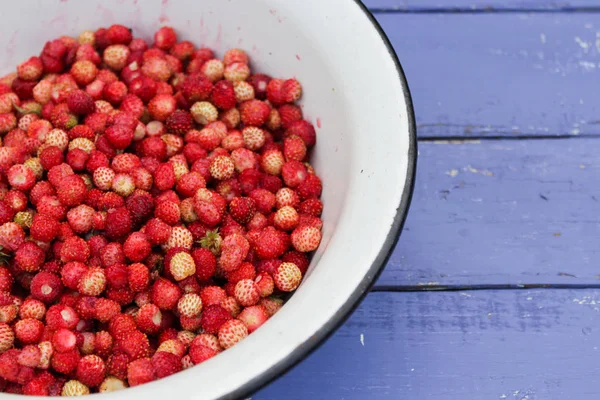 Naturalne Organiczne Poziomka — Zdjęcie stockowe