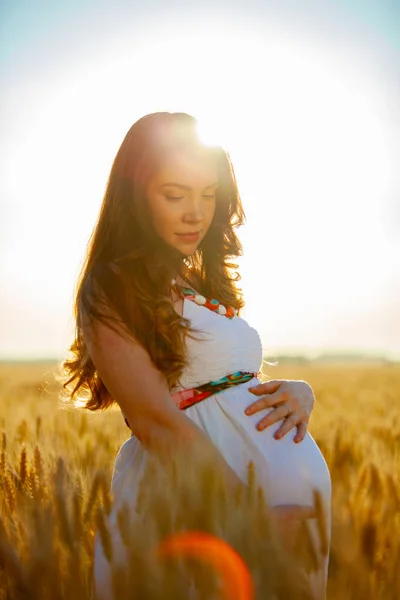 Zwangere Vrouw Natuurgebied — Stockfoto