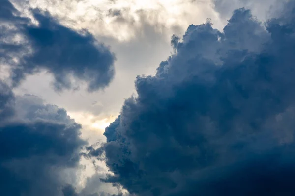 Cielo Azul Nubes Soleadas Panorama —  Fotos de Stock