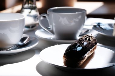 Masada bir fincan çay. 