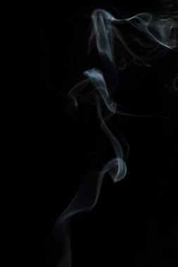 Siyah arkaplanda beyaz duman dokusu