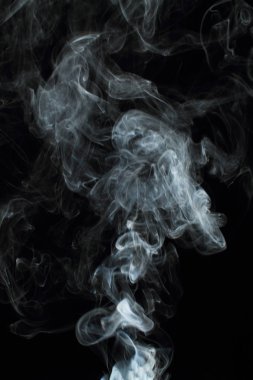 Siyah arkaplanda beyaz duman dokusu