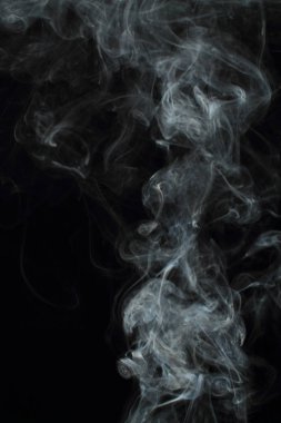 Siyah arkaplanda beyaz duman dokusu